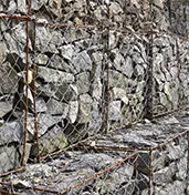Heavy-duty wire mesh for gabion retaining walls